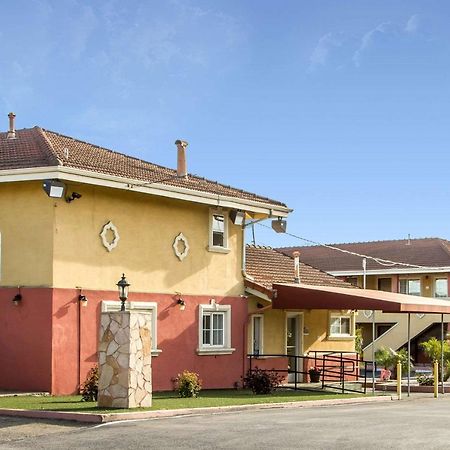 Rodeway Inn & Suites Near The Coliseum & Arena Oakland Ngoại thất bức ảnh