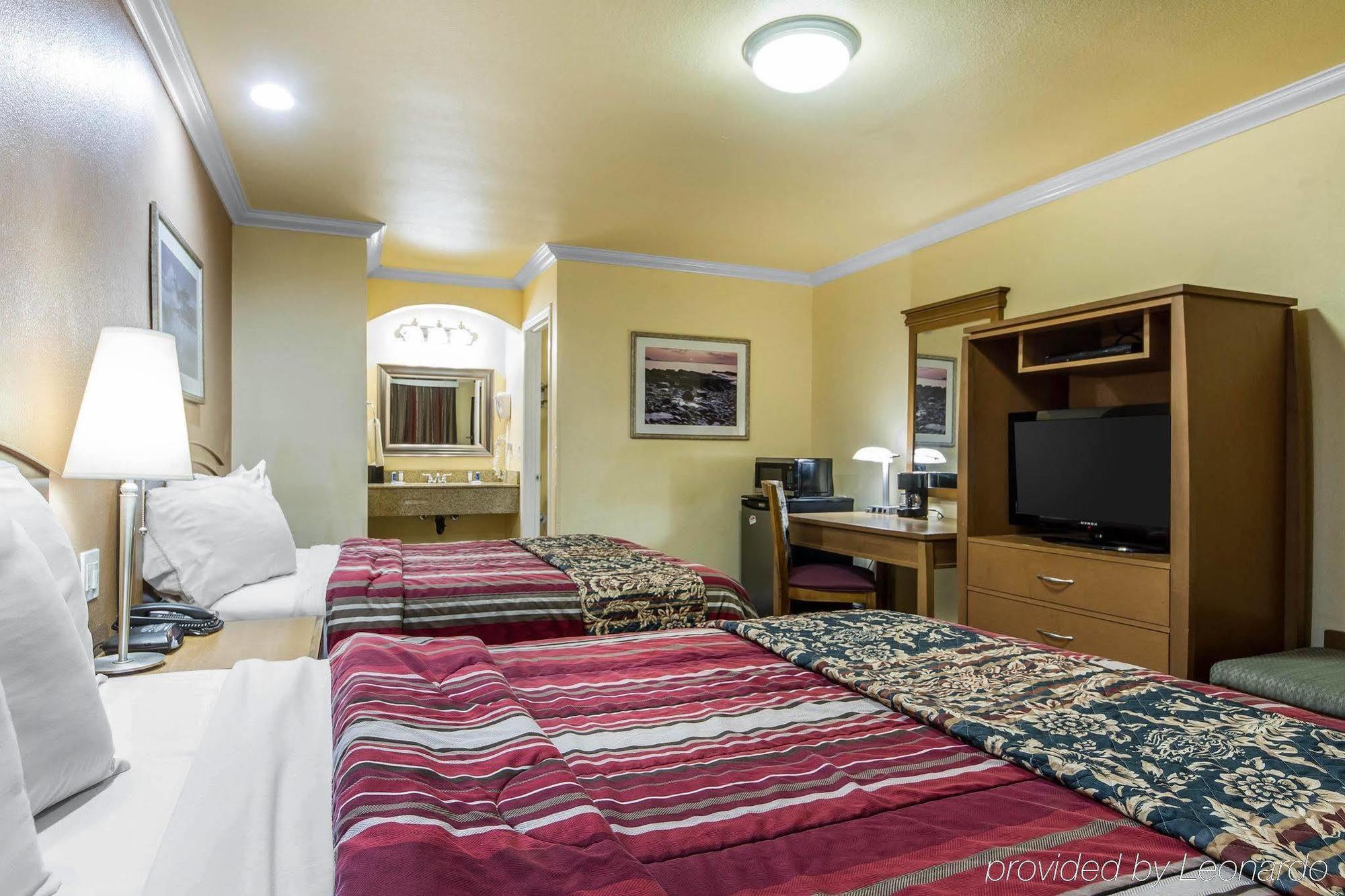 Rodeway Inn & Suites Near The Coliseum & Arena Oakland Ngoại thất bức ảnh