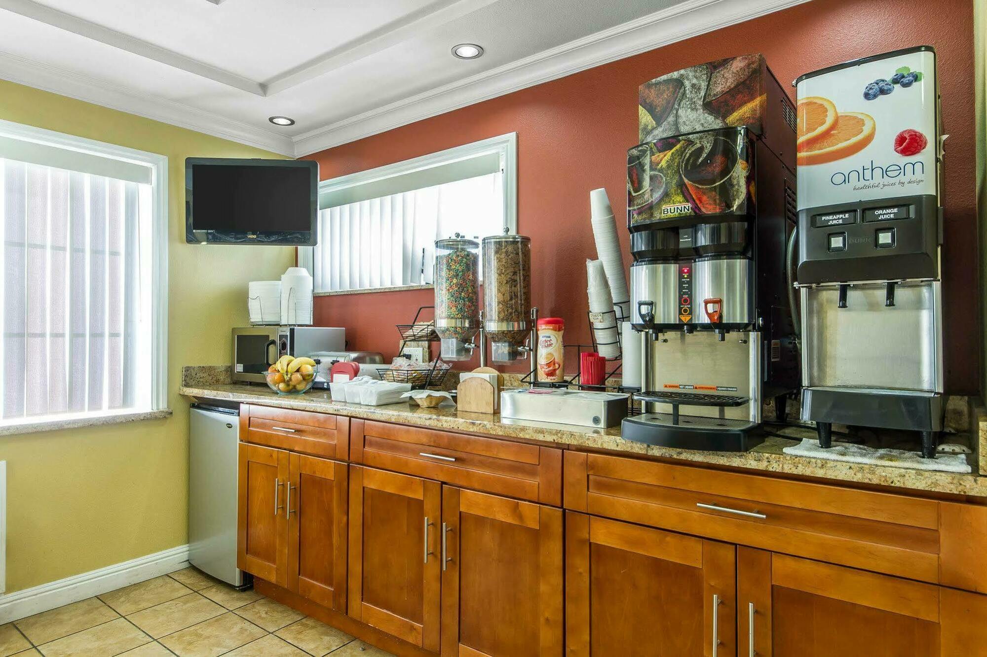 Rodeway Inn & Suites Near The Coliseum & Arena Oakland Ngoại thất bức ảnh