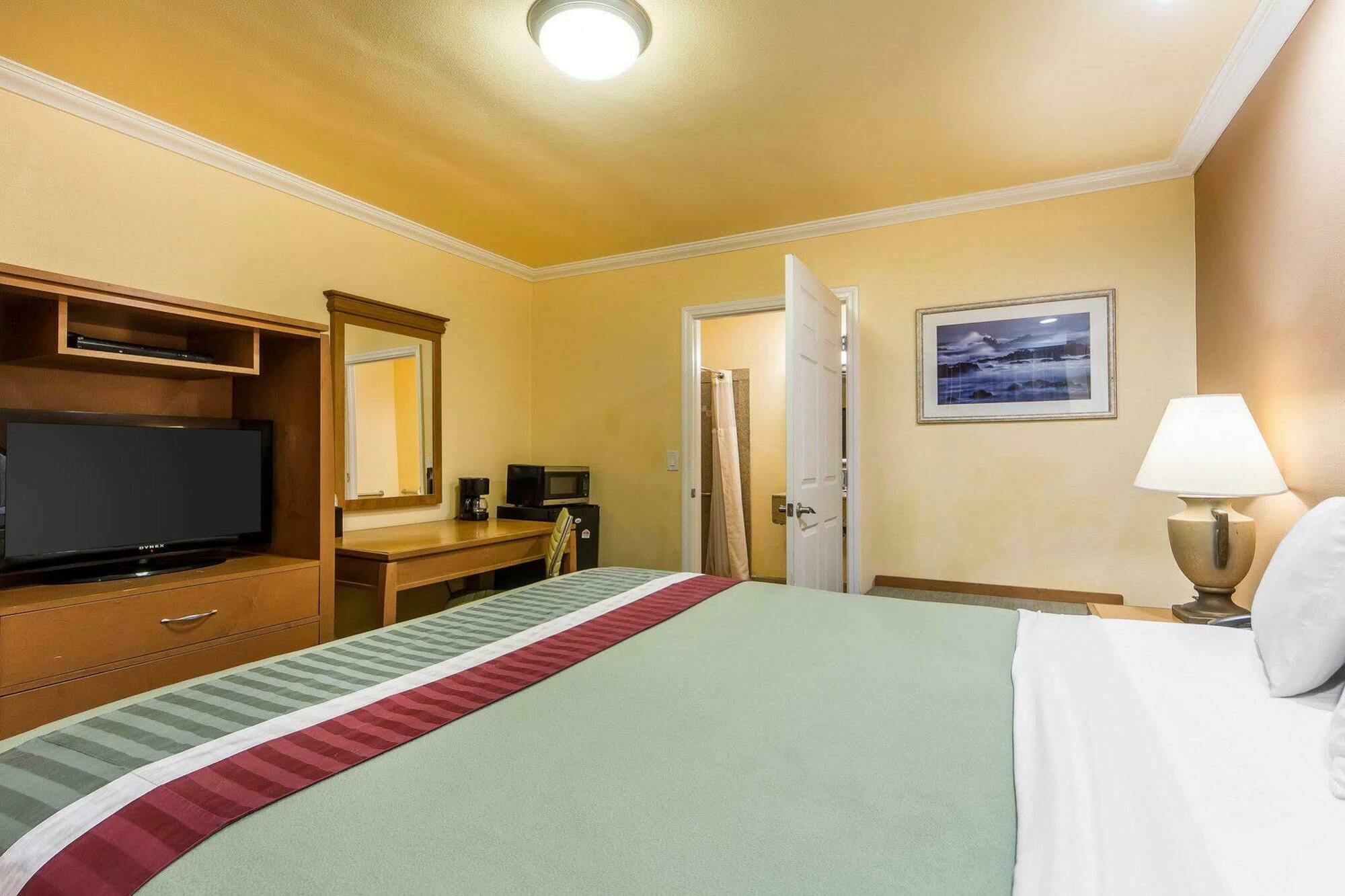 Rodeway Inn & Suites Near The Coliseum & Arena Oakland Ngoại thất bức ảnh